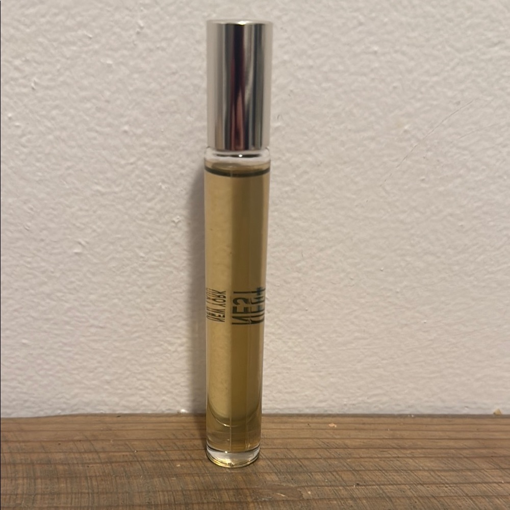 Nest Fragrances Rollerball Perfume - Picture 2 of 3